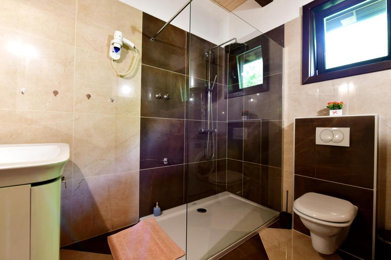 Villa Dobra Plitvička Jezera Exteriör bild
